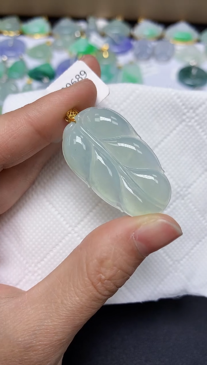 翡翠18K金镶嵌颈饰 天然翡翠A货