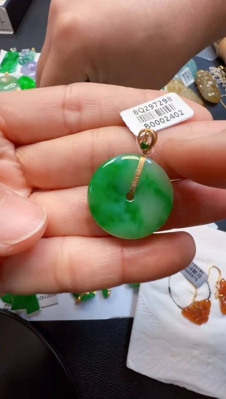 【闪购商品】翡翠吊坠(不含链)18K金镶嵌2980