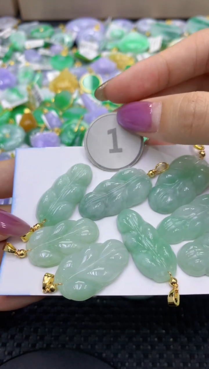 颈饰未镶嵌翡翠天然缅甸翡翠A货多样性发其一