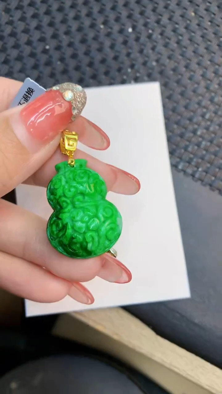 颈饰未镶嵌翡翠1