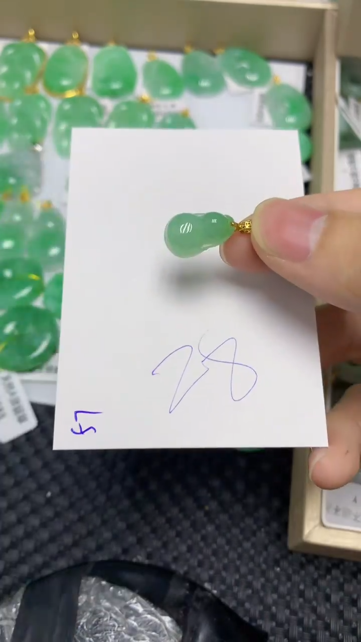 颈饰未镶嵌翡翠缅甸A货翡翠