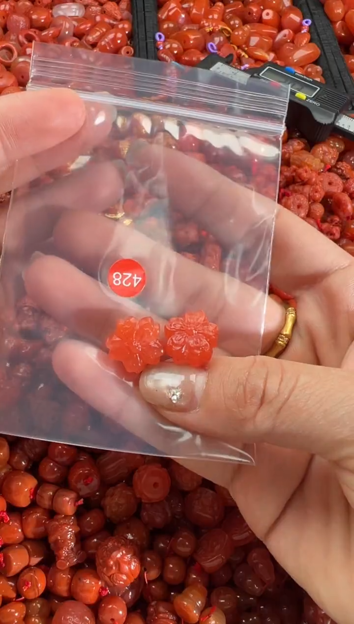 【闪购商品】南红玛瑙颈饰未镶嵌1