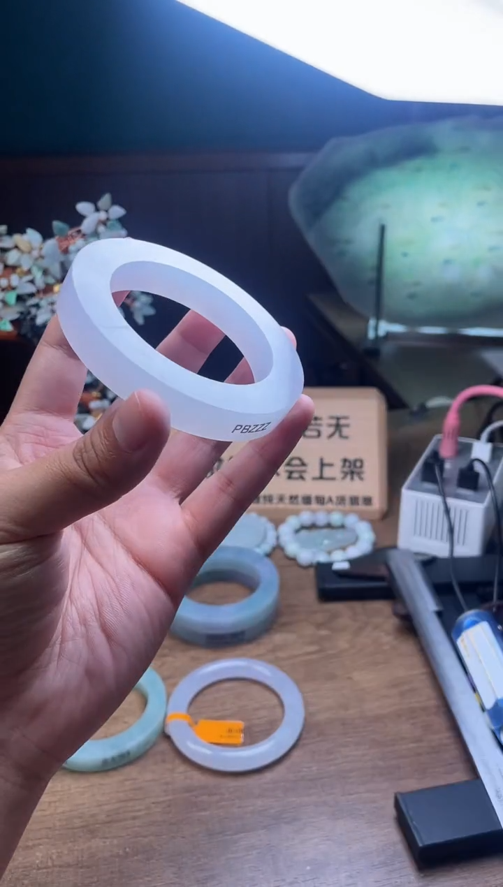 【闪购商品】定制翡翠手镯未镶嵌定制