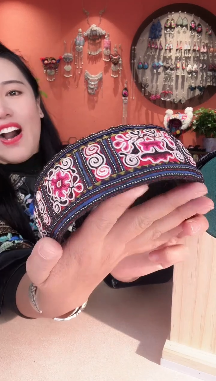 织绣m****y非遗手工刺绣苗绣01