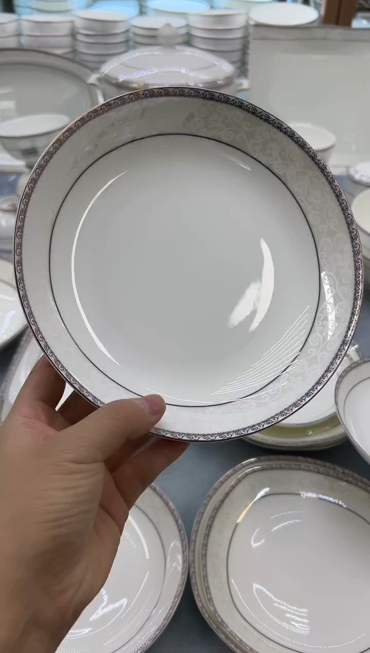 骨瓷玲珑8饭2个   