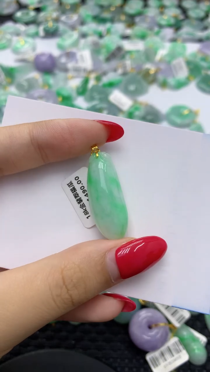 翡翠18K金镶嵌颈饰11111111111