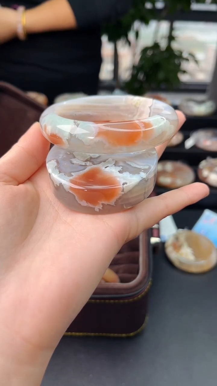 【闪购商品】石英质玉手镯未镶嵌赠送镯心（圈口58