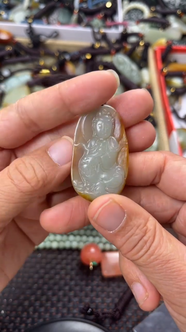 【闪购商品】和田玉颈饰未镶嵌多样性发货没有证书拍一发一有瑕
