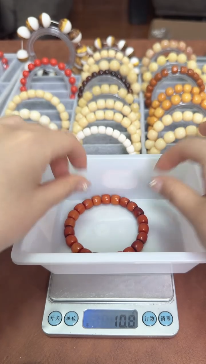 橄榄核吊坠猛犸 10*9直切猪肝红 211号