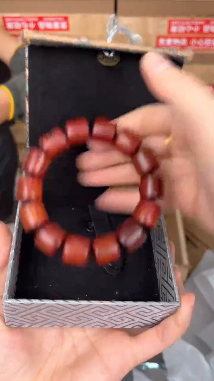 品茗文玩阁血檀桶珠链接@@YS975