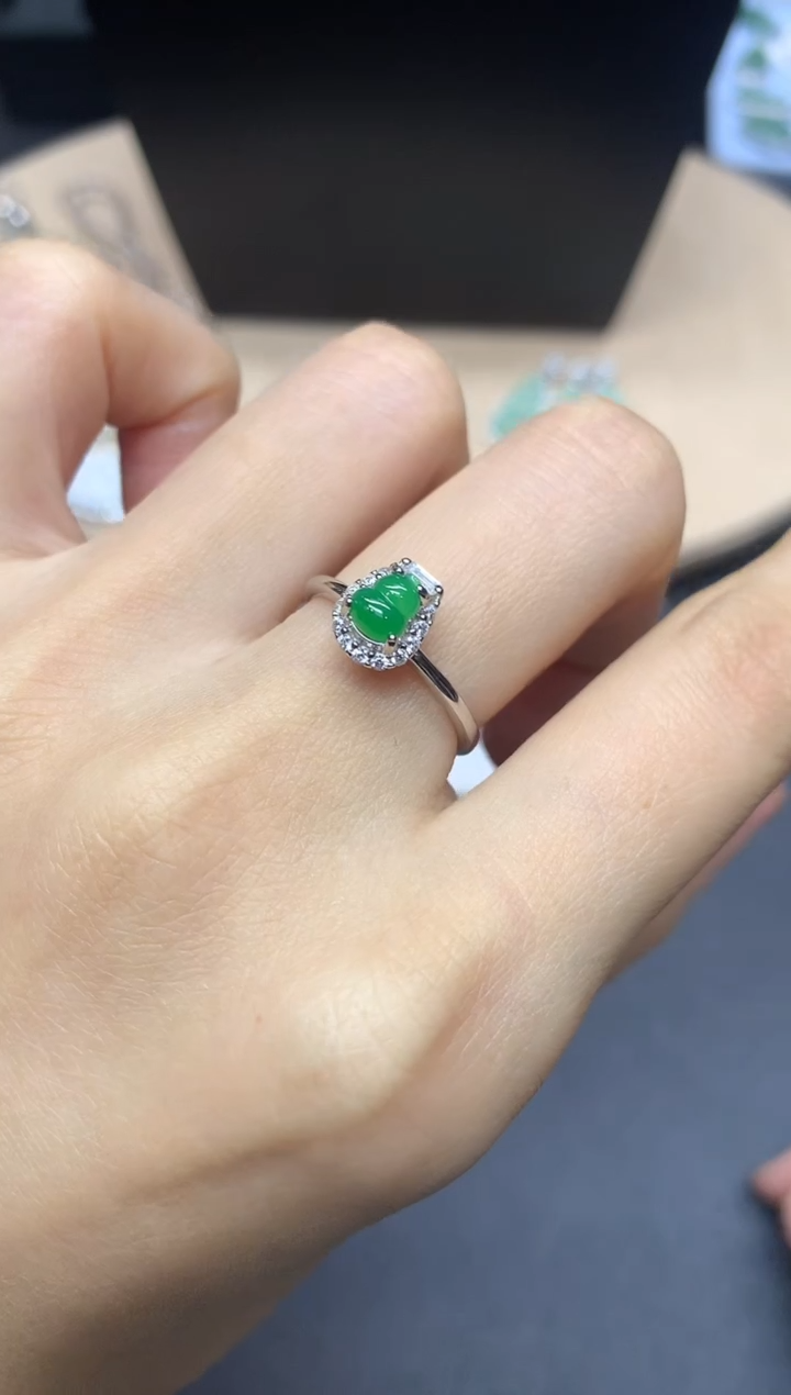 【闪购商品】翡翠戒指银S925镶嵌葫芦【无服务费】