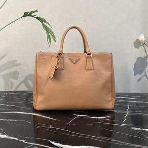 99新 Prada/普拉达 焦糖色杀手手提包 C835674 8710