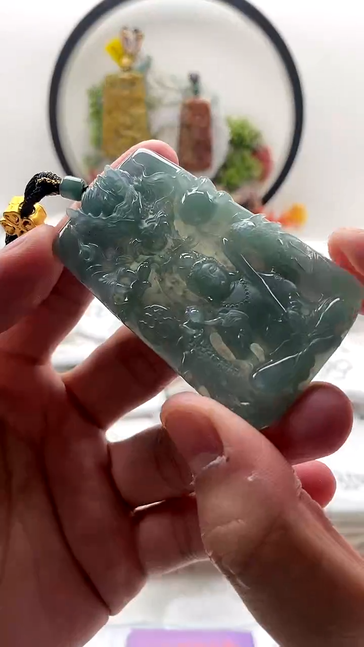 颈饰未镶嵌翡翠虚空藏