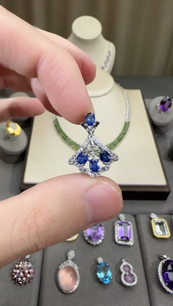 颈饰蓝宝石银S925镶嵌3*5mm吊坠高级款