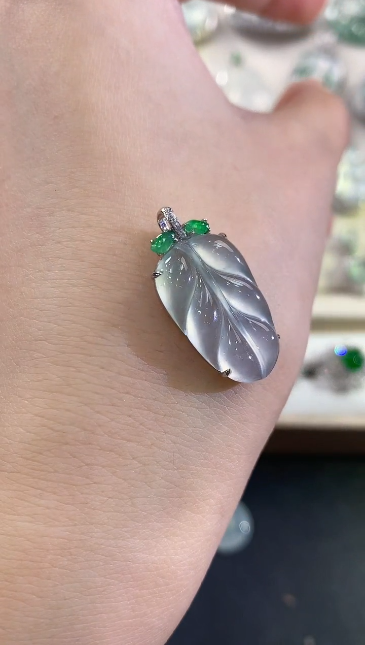 翡翠18K金镶嵌吊坠(不含链)C20     