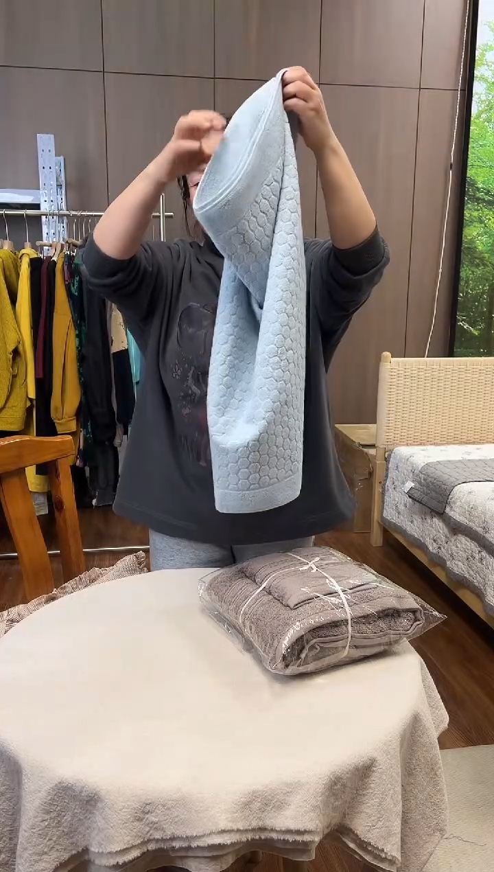 棉蓝色浴巾70*130大浴巾