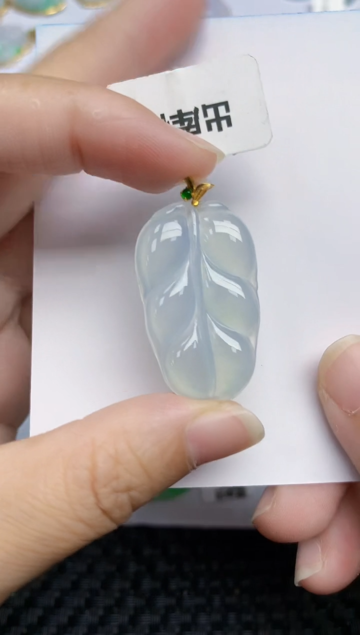 翡翠18K金镶嵌颈饰天然翡翠A货