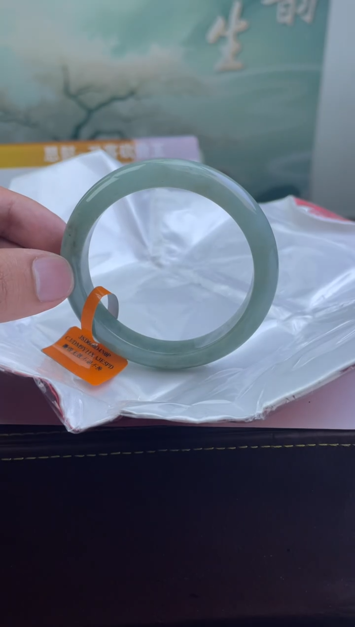 翡翠手镯未镶嵌18翡翠手镯