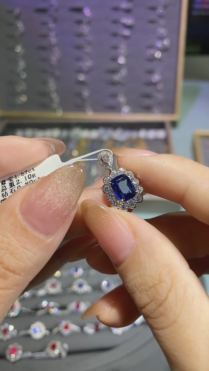 【闪购商品】蓝宝石颈饰18K金镶嵌吊坠