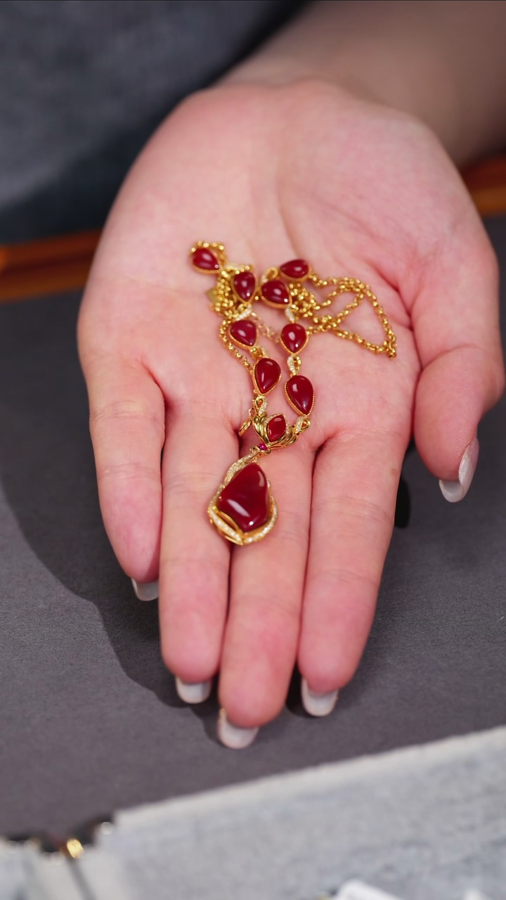 项链18K金镶嵌南红玛瑙原矿X-1