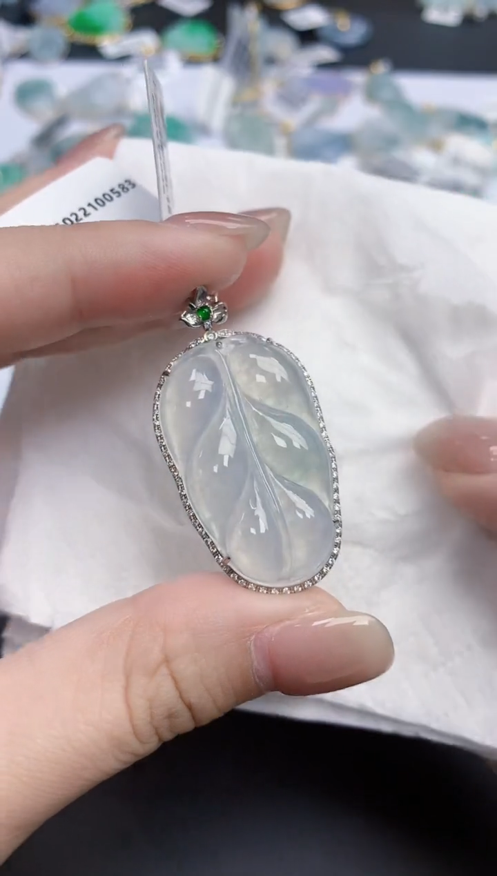 【闪购商品】翡翠颈饰18K金镶嵌天然缅甸翡翠A货