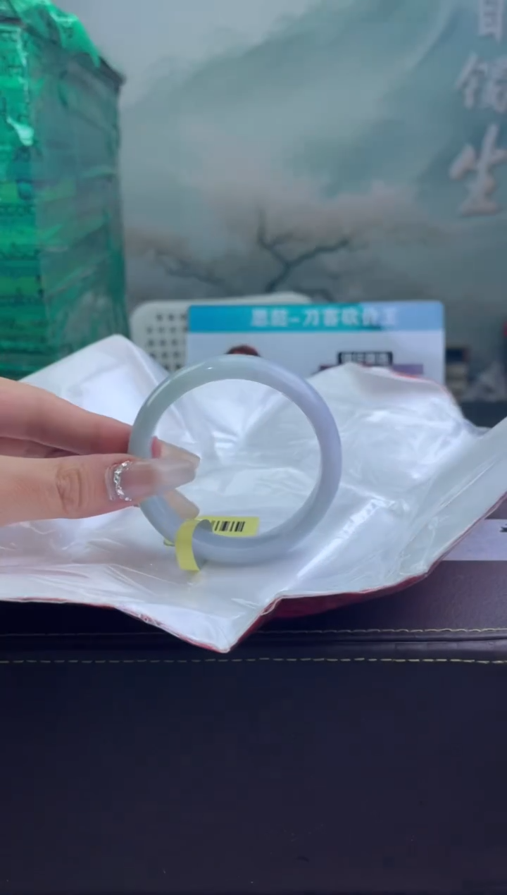 翡翠手镯未镶嵌6          