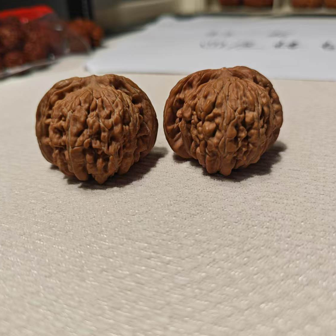 鸡心文玩核桃。一物一图
