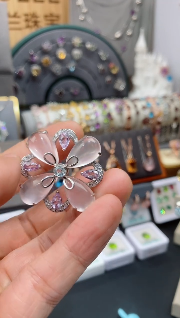 【闪购商品】芙蓉石胸针银S925镶嵌芙蓉石胸针