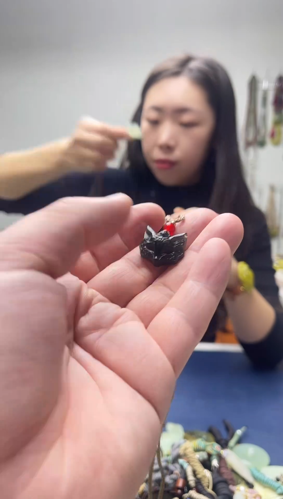 未镶嵌岫玉颈饰·