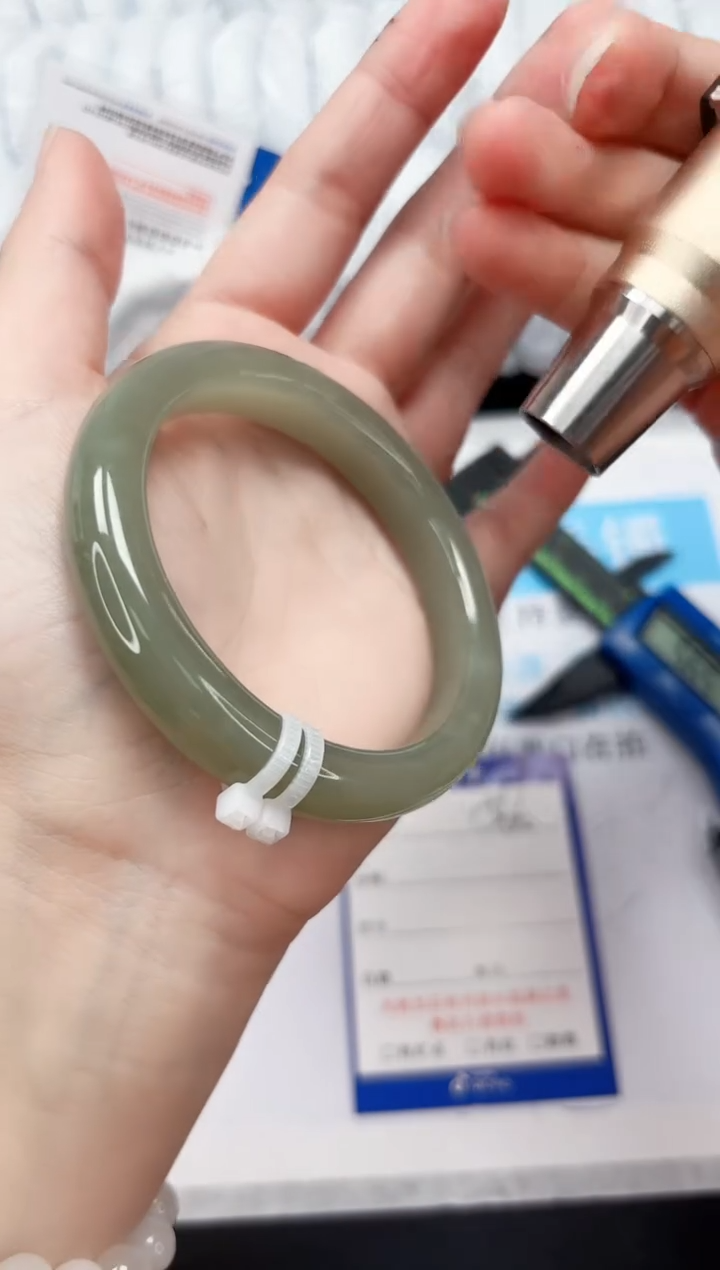 【闪购商品】和田玉手镯未镶嵌566-56.6