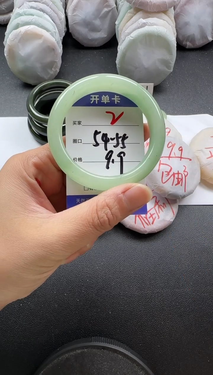 未镶嵌手镯石英质玉2