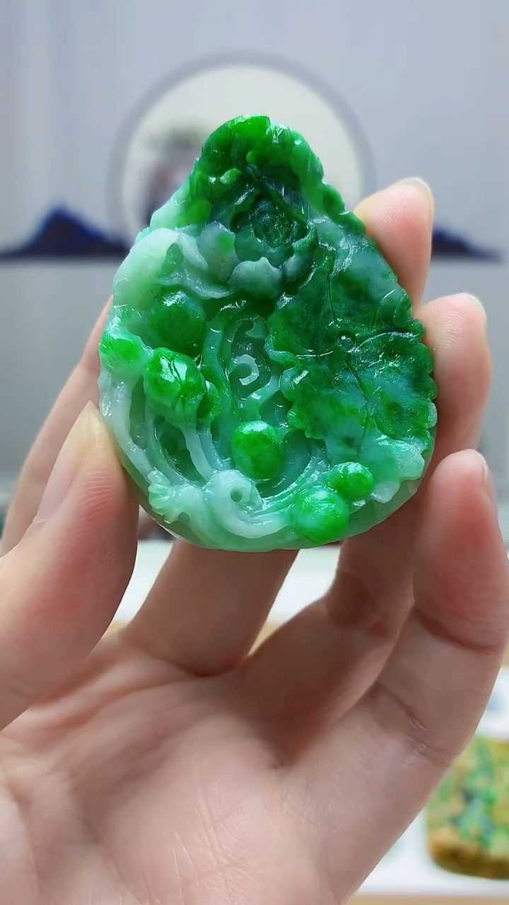 未镶嵌定制翡翠4688zm-毛货挂件85