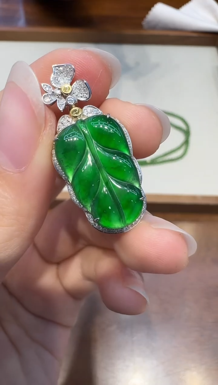 翡翠18K金镶嵌颈饰X0815-512-402