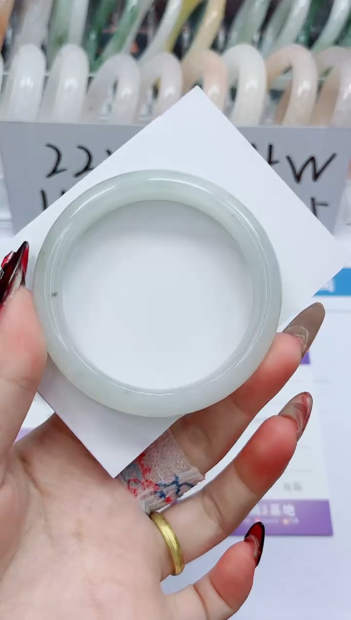 【闪购商品】石英质玉手镯未镶嵌116-54
