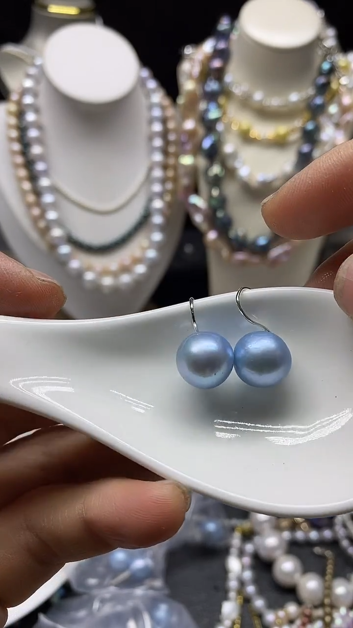 颈饰未镶嵌淡水珍珠多人