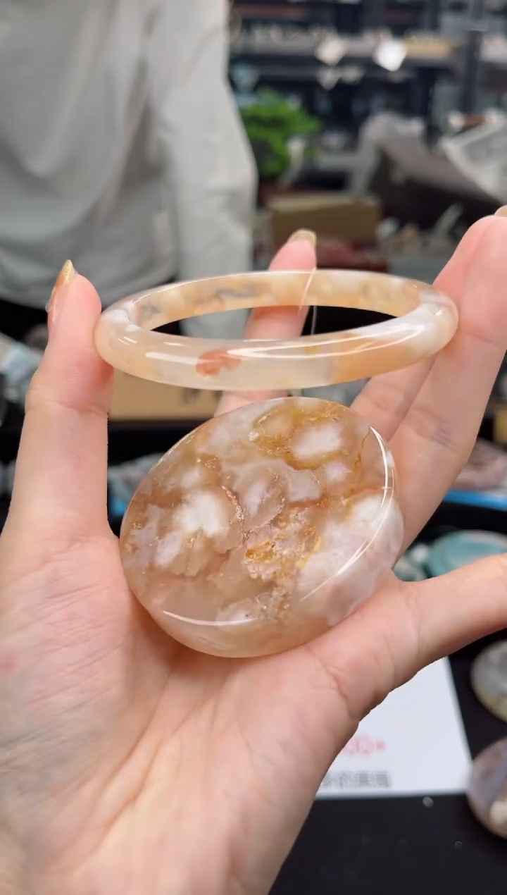 【闪购商品】石英质玉手镯未镶嵌62圈口（赠品镯心）1465794