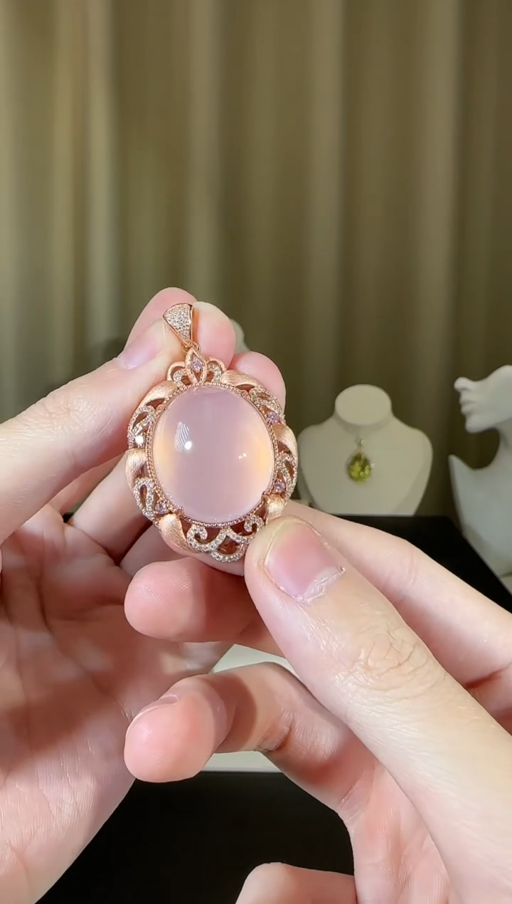 【闪购商品】芙蓉石颈饰银S925镶嵌20*23mm星光粉水晶