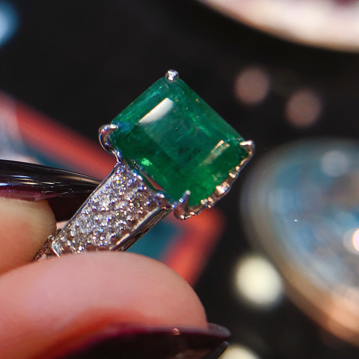 【暹罗珠宝】天然祖母绿戒指 18K金镶嵌 75184