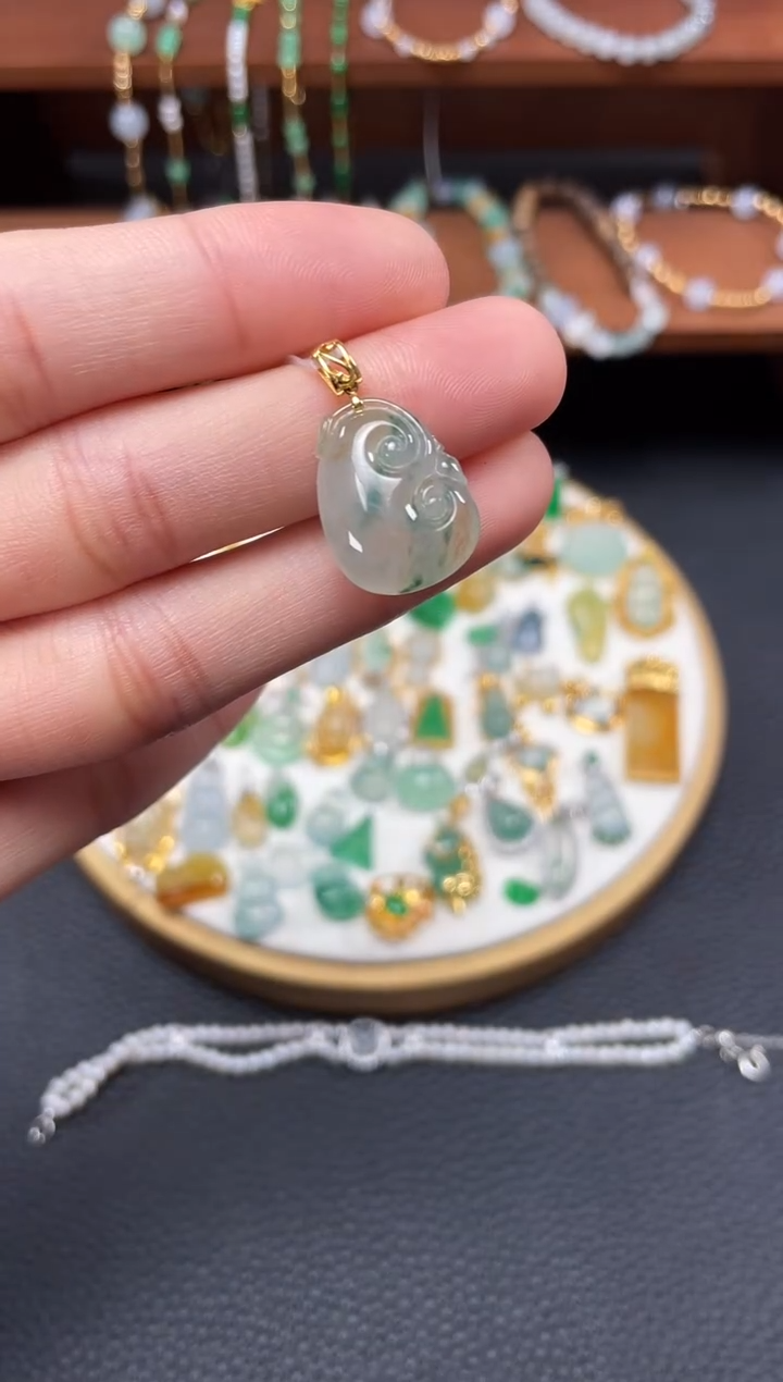 【闪购商品】翡翠吊坠(不含链)18K金镶嵌一个   JK651