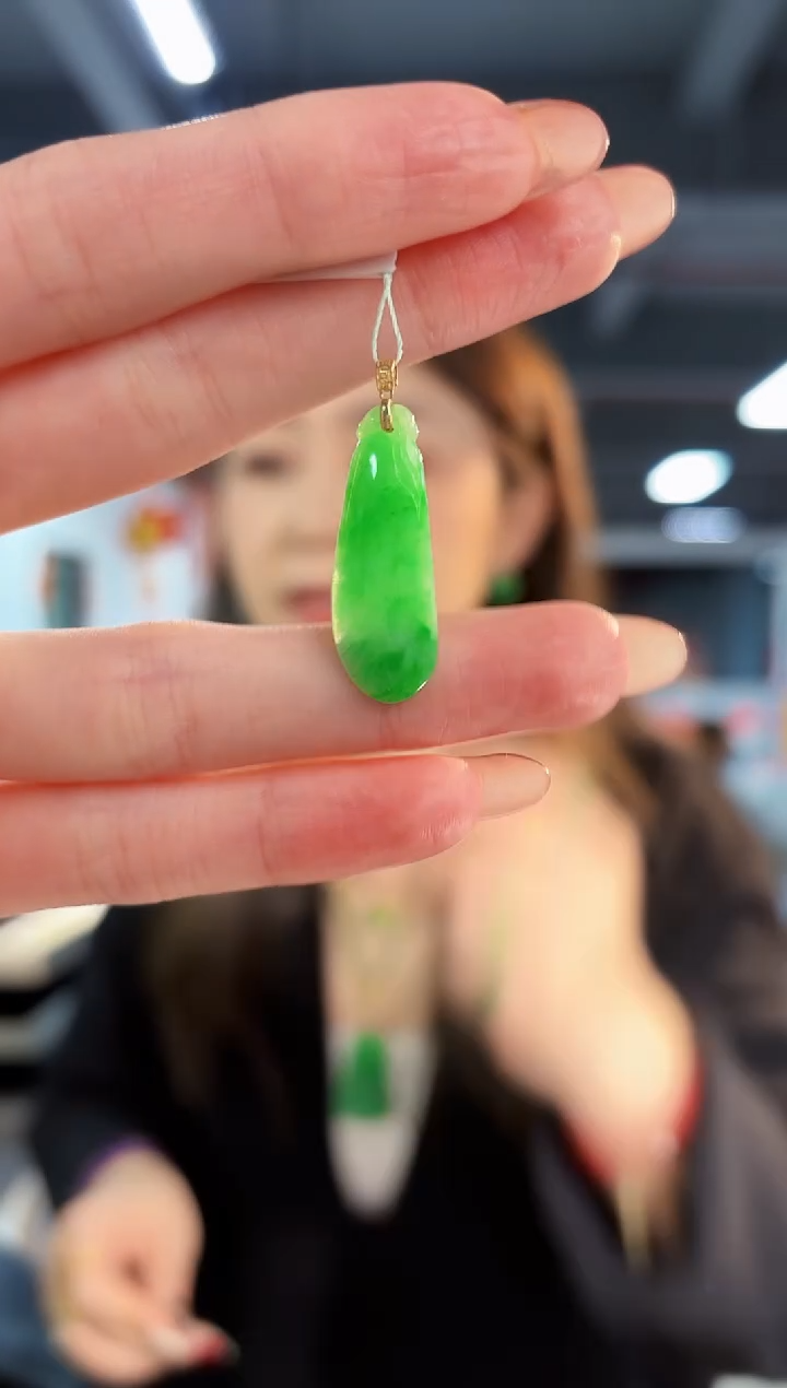 【闪购商品】翡翠吊坠(不含链)18K金镶嵌缅料A货/支持复检/一件