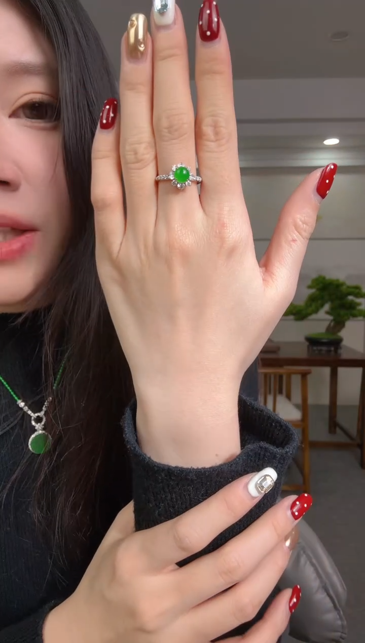 【闪购商品】翡翠戒指18K金镶嵌蛋面