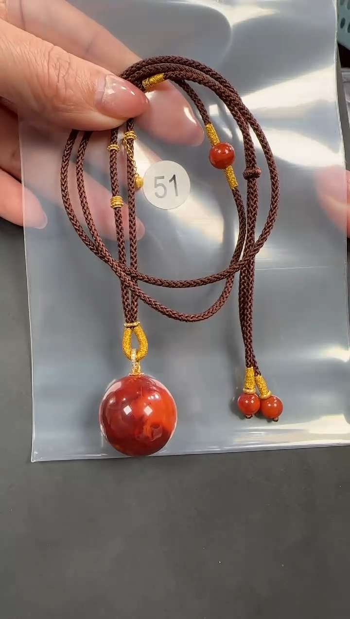 吊坠(赠链)18K金镶嵌南红玛瑙持***乡原矿无优化无胶裂单珠吊坠