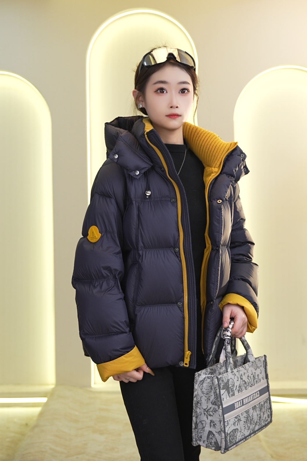 2025年新款白鸭绒羽绒服外套女款冬时尚Y130(丹丹专属)