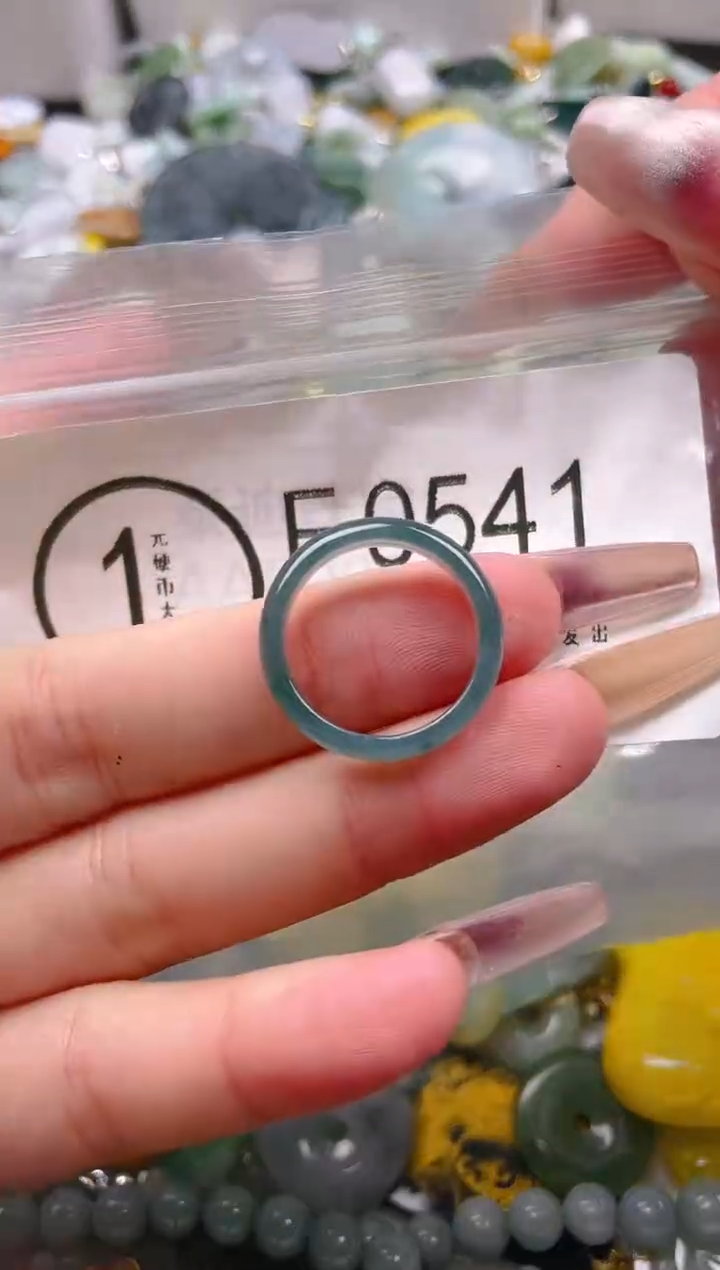 【闪购商品】翡翠颈饰未镶嵌16/F/翡翠A货一图一物