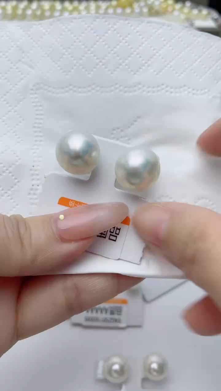 【闪购商品】海水珍珠耳饰18K金镶嵌A106
