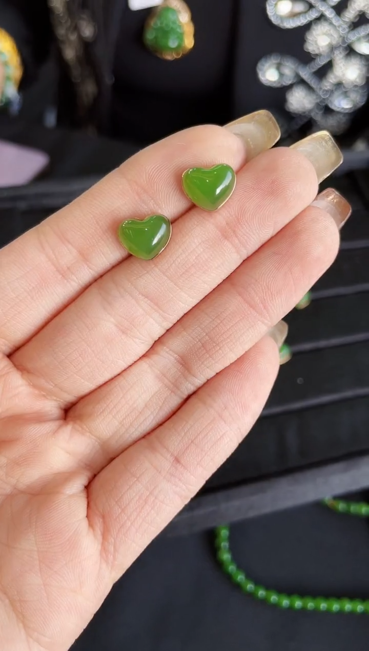 【闪购商品】和田玉耳钉18K金镶嵌多样性发一对