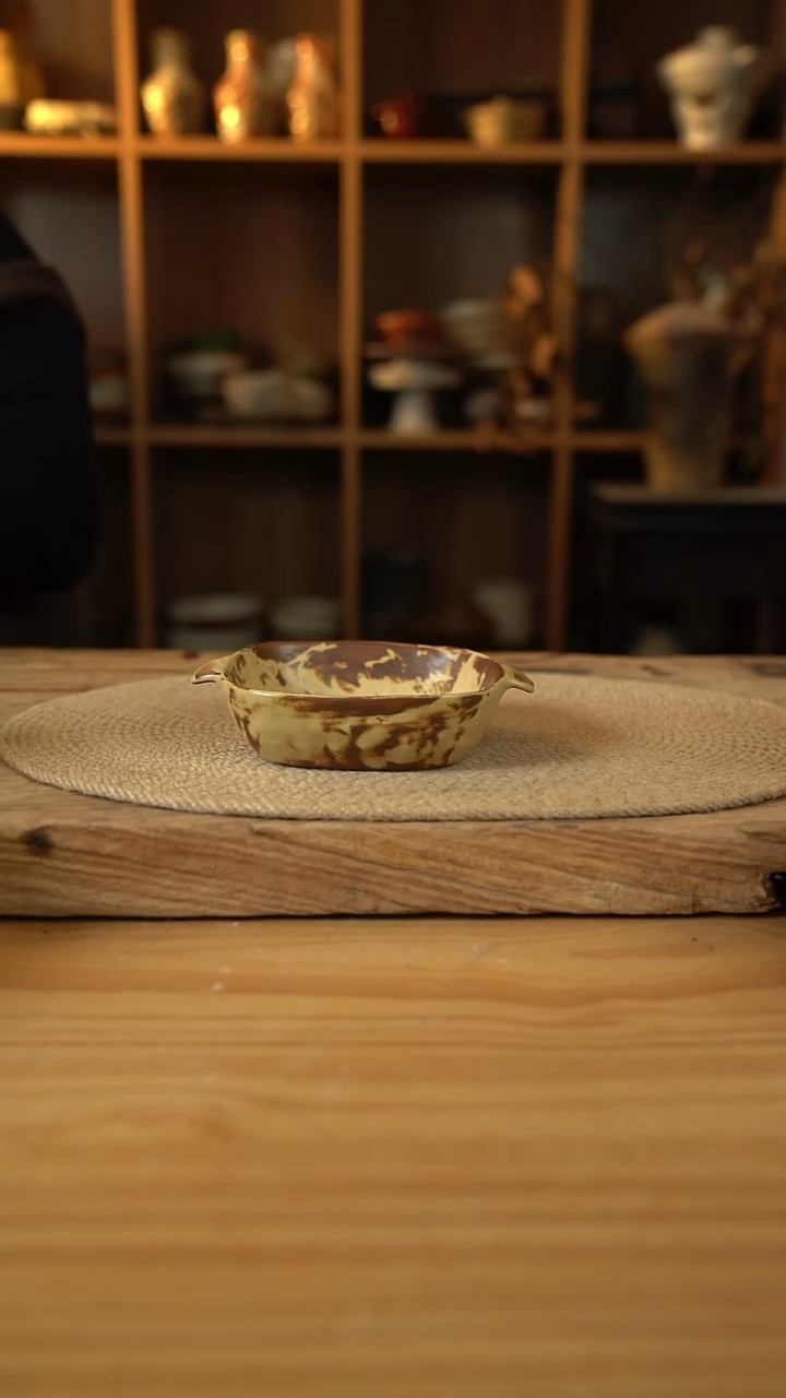 虎皮系列的双耳四方碟1个