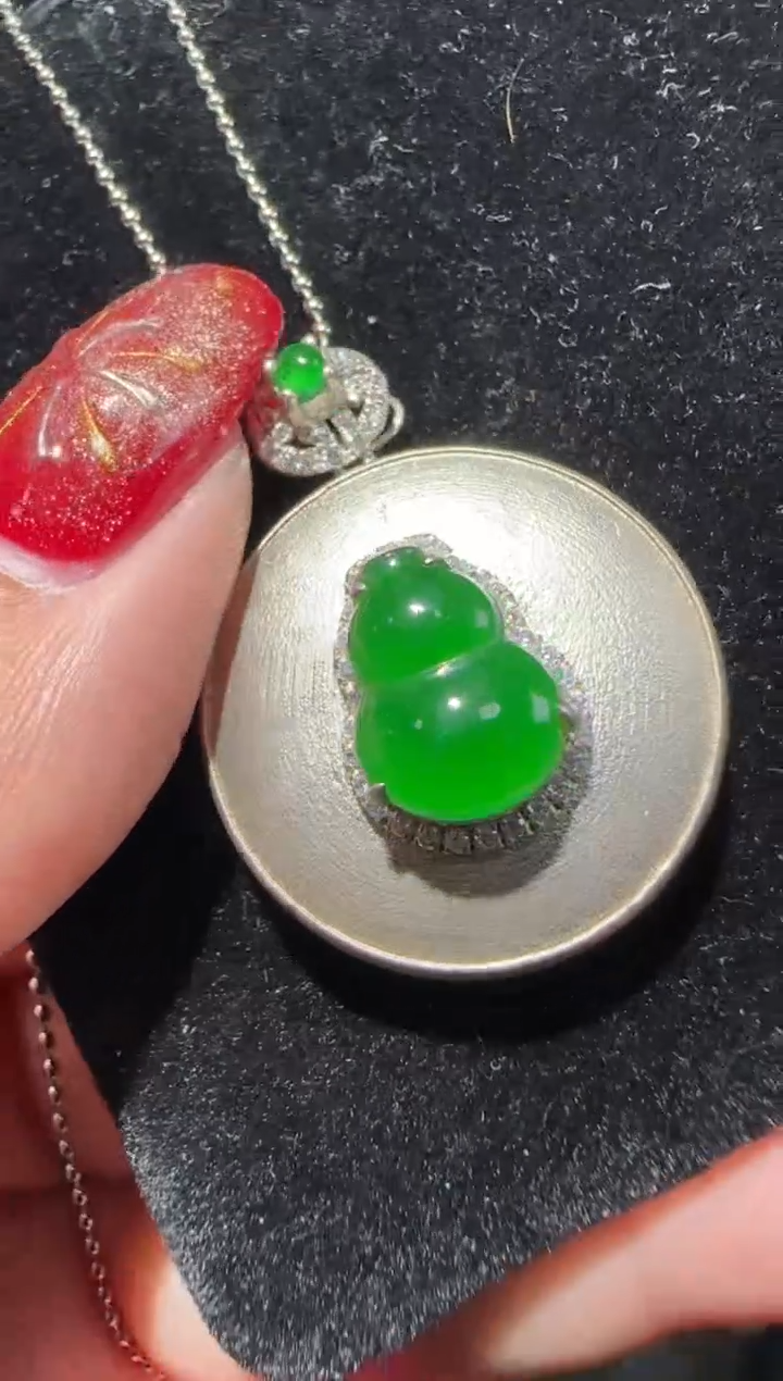 【闪购商品】翡翠吊坠(赠链)银S925镶嵌多样性发货拍一发一