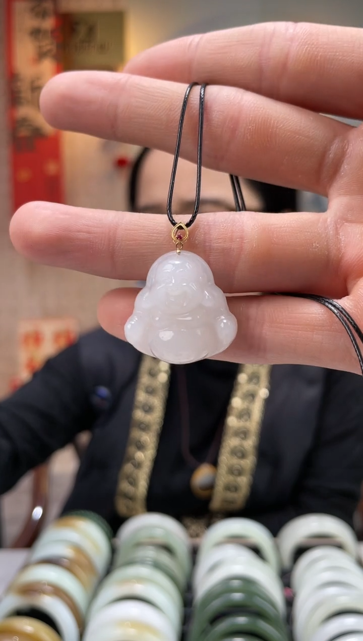 【闪购商品】和田玉颈饰18K金镶嵌佛公吊坠一件