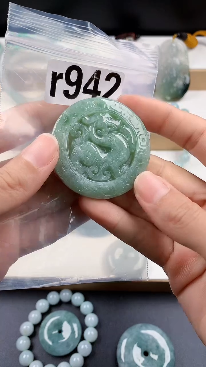 颈饰未镶嵌翡翠天然翡翠吊坠挂件